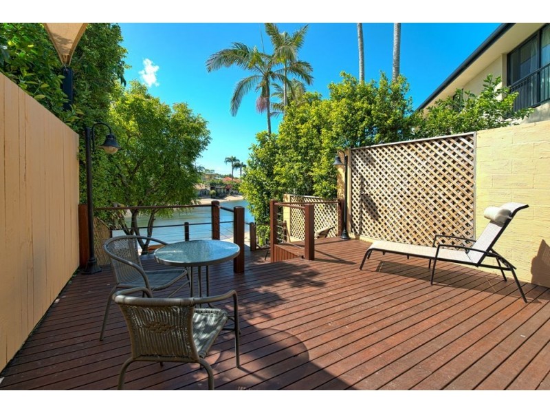 9 Merrimac Boulevard, Broadbeach Waters QLD 4218