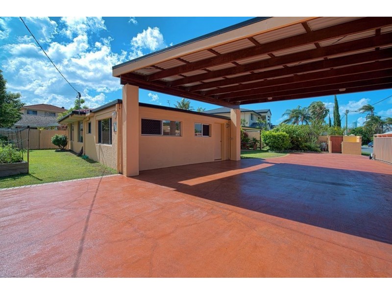 9 Merrimac Boulevard, Broadbeach Waters QLD 4218