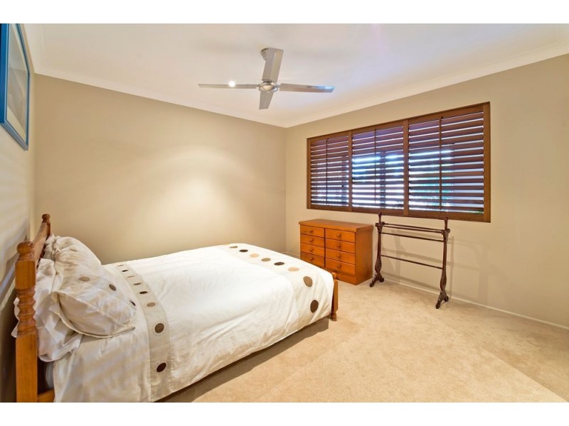 9 Merrimac Boulevard, Broadbeach Waters QLD 4218