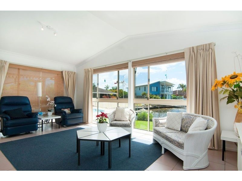 271 Morala Avenue, Runaway Bay QLD 4216