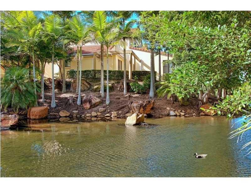 10/125 Santa Cruz Boulevard, Clear Island Waters QLD 4226