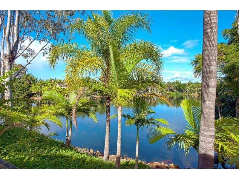 10/125 Santa Cruz Boulevard, Clear Island Waters QLD 4226