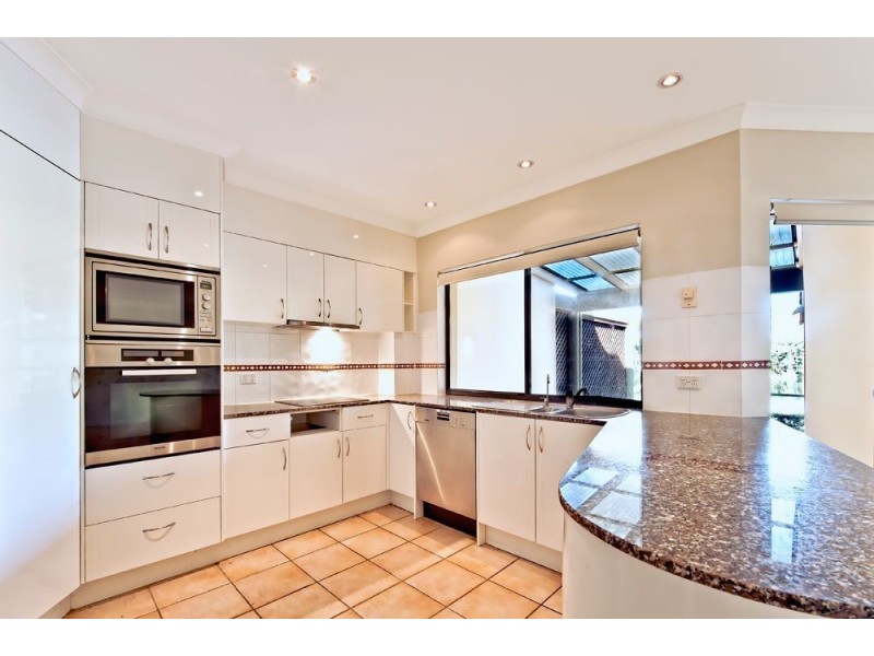 10/125 Santa Cruz Boulevard, Clear Island Waters QLD 4226