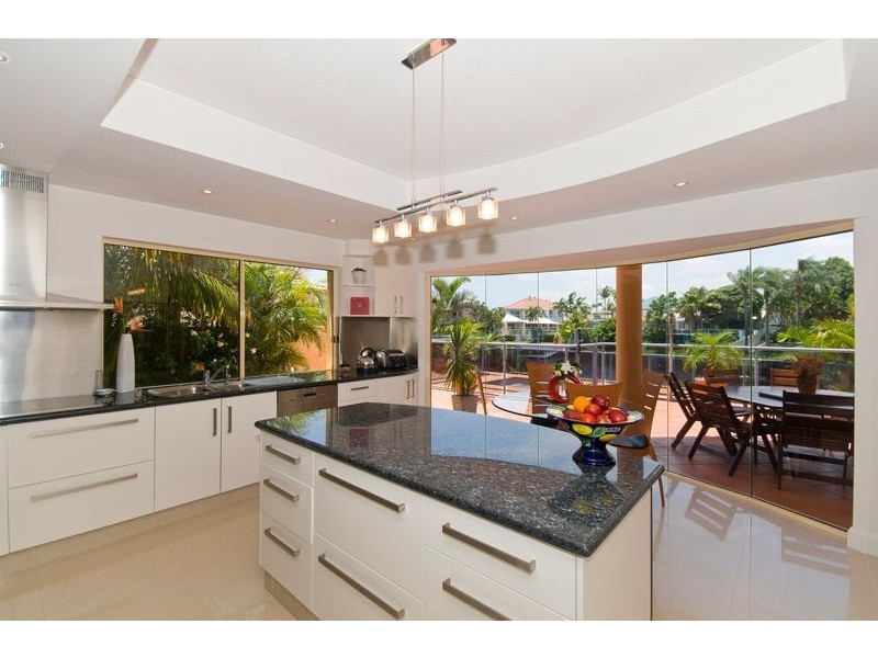 3 Montego Crt, Mermaid Waters QLD 4218