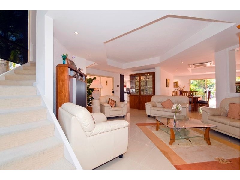 3 Montego Crt, Mermaid Waters QLD 4218