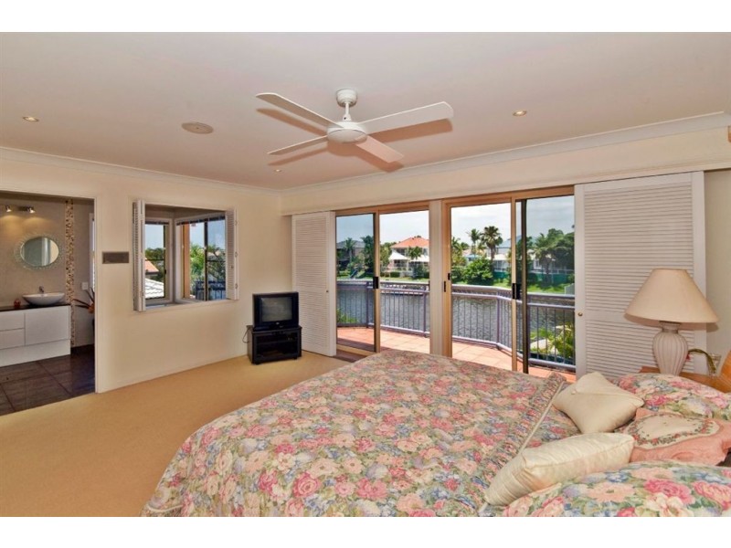 3 Montego Crt, Mermaid Waters QLD 4218