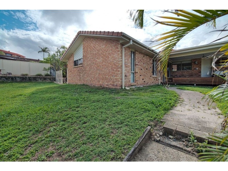 2 Belgrave Place, Helensvale QLD 4212
