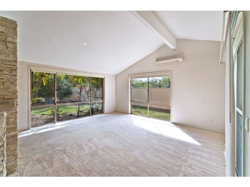 2 Belgrave Place, Helensvale QLD 4212