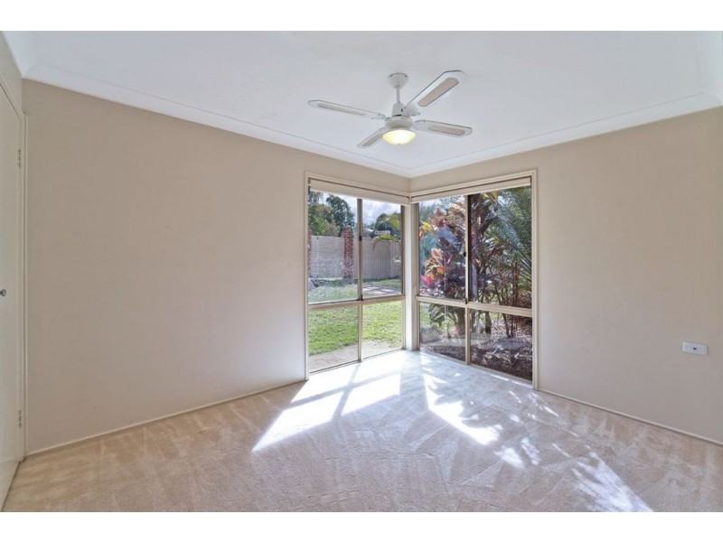 2 Belgrave Place, Helensvale QLD 4212