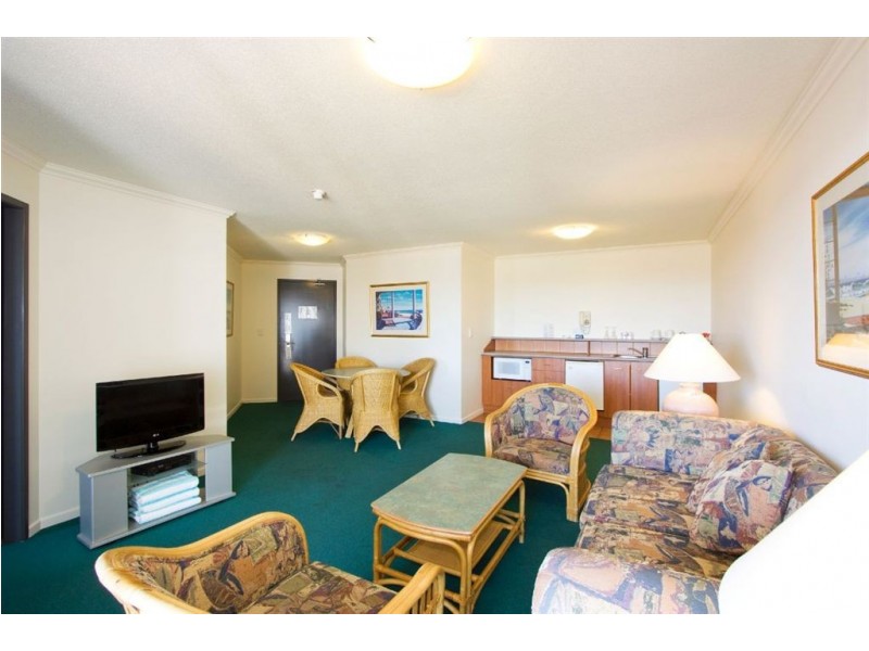 140 Ferny Avenue, Surfers Paradise QLD 4217