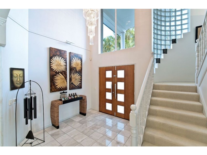 18 Tortuga Place, Clear Island Waters QLD 4226