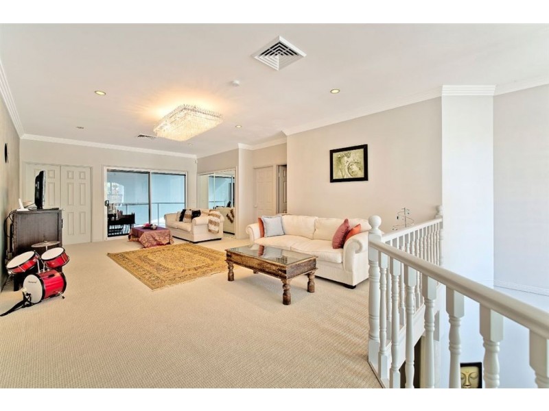 18 Tortuga Place, Clear Island Waters QLD 4226