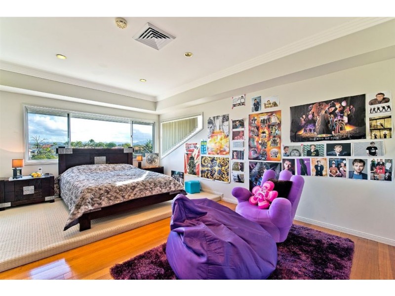 18 Tortuga Place, Clear Island Waters QLD 4226