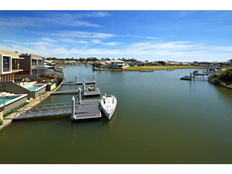 2/41 Compass Drive, Biggera Waters QLD 4216