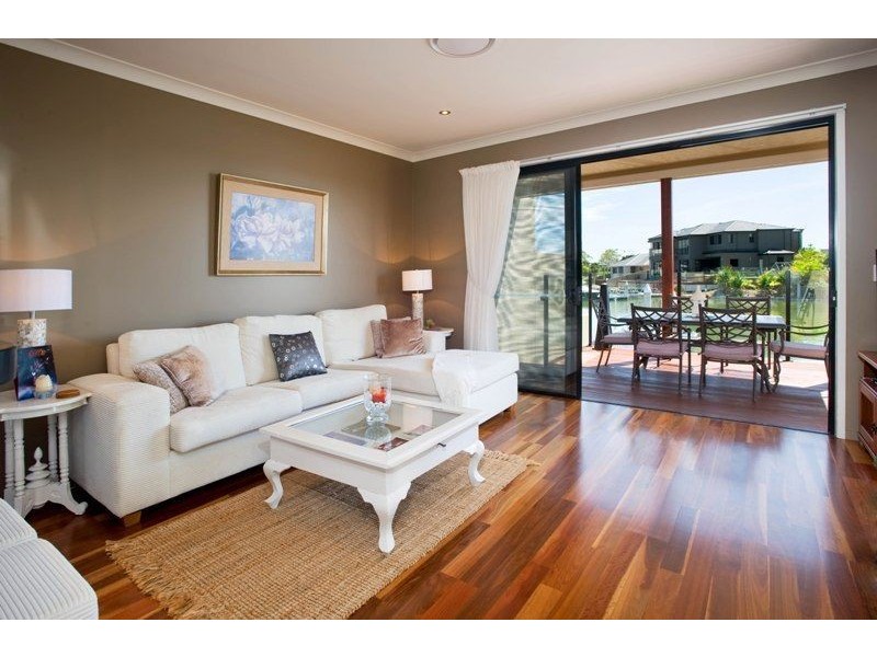 2/41 Compass Drive, Biggera Waters QLD 4216