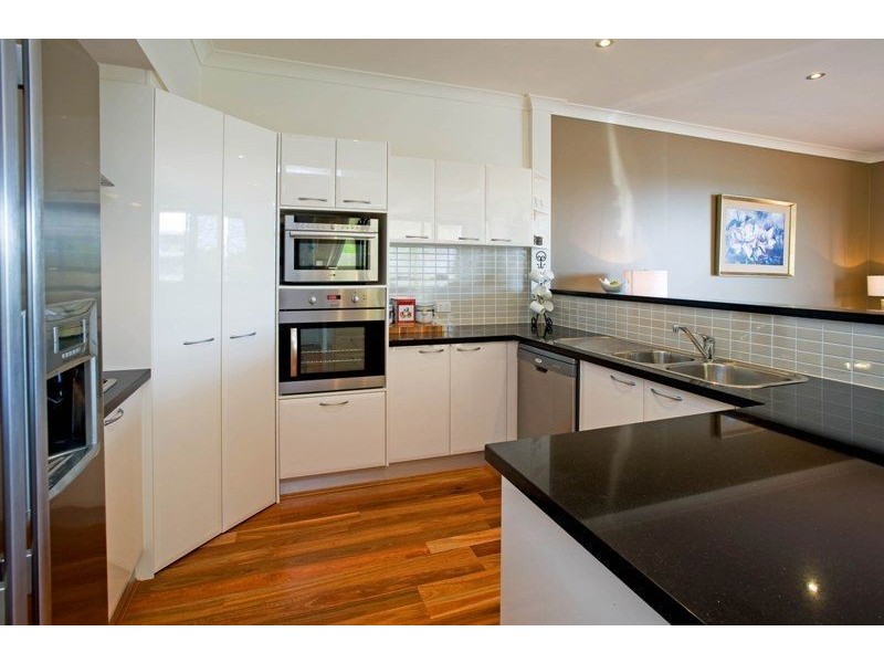 2/41 Compass Drive, Biggera Waters QLD 4216