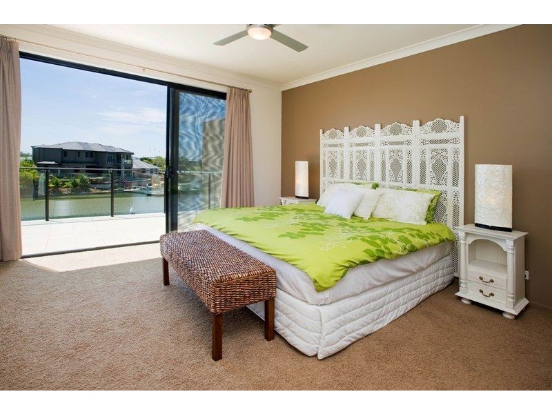 2/41 Compass Drive, Biggera Waters QLD 4216