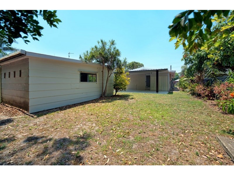 16 Turana Street, Coombabah QLD 4216