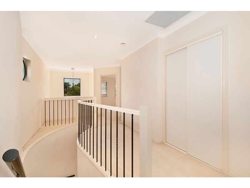 8390 Magnolia Drive East, Hope Island QLD 4212