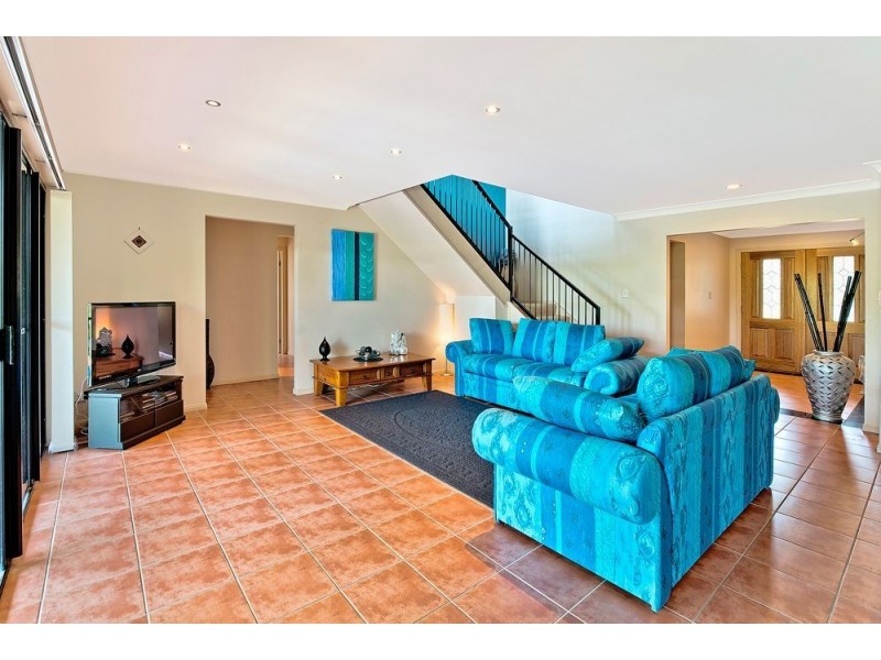 19 Dunnes Avenue, Hope Island QLD 4212