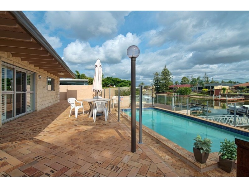 5 Sophie Avenue, Broadbeach Waters QLD 4218