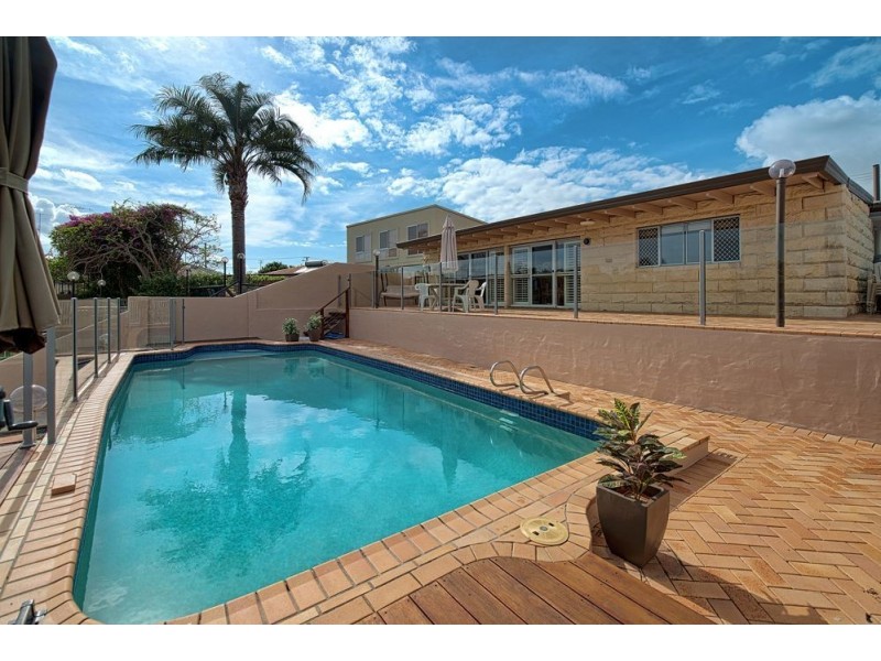 5 Sophie Avenue, Broadbeach Waters QLD 4218