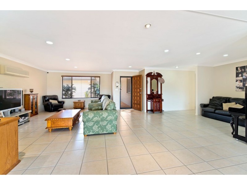 5 Sophie Avenue, Broadbeach Waters QLD 4218