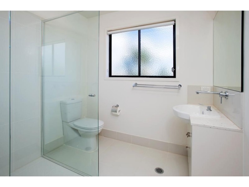 2/23 Abalone Avenue, Paradise Point QLD 4216