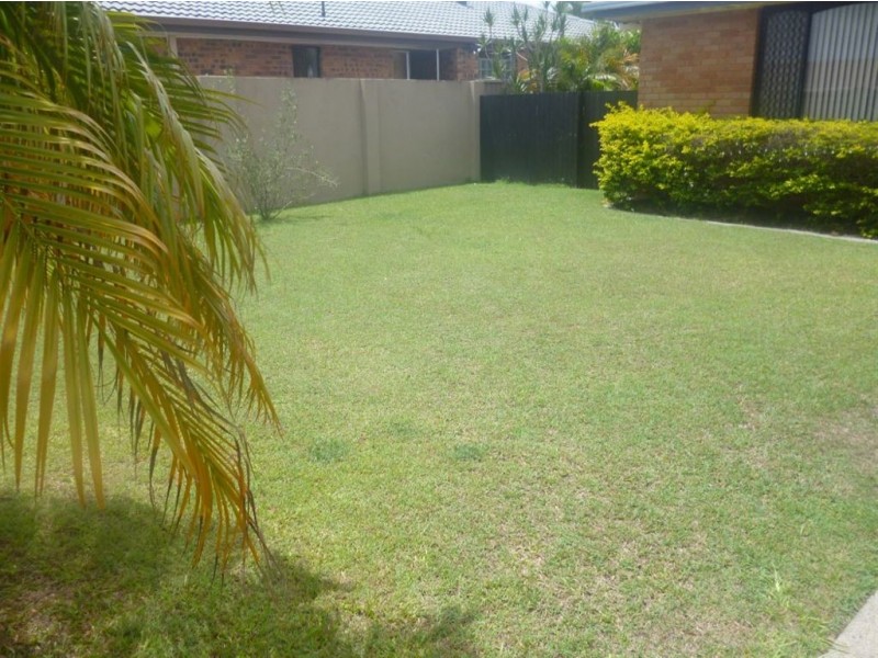 8 Waitomo Street, Broadbeach Waters QLD 4218