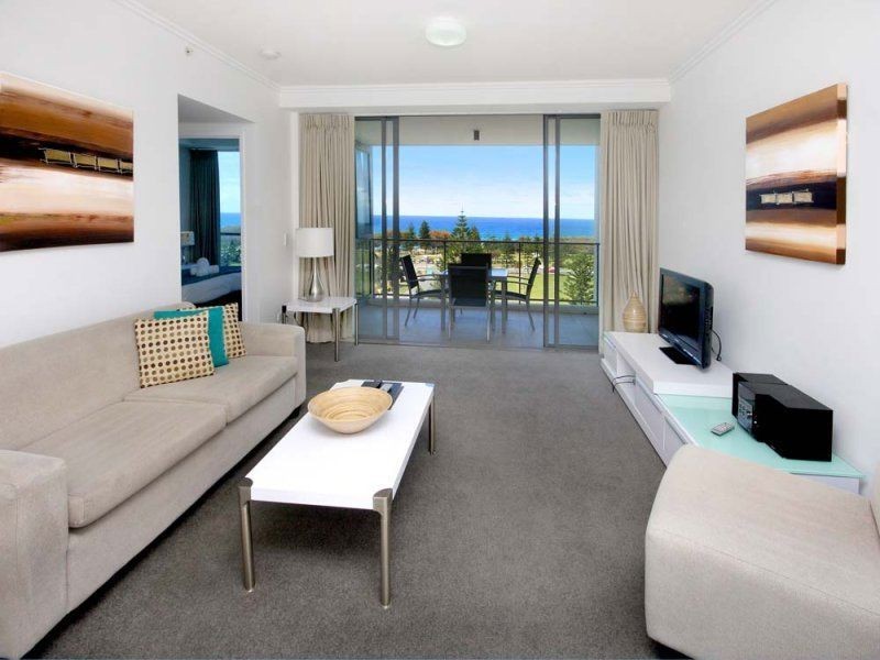 25 Surf Parade, Broadbeach QLD 4218