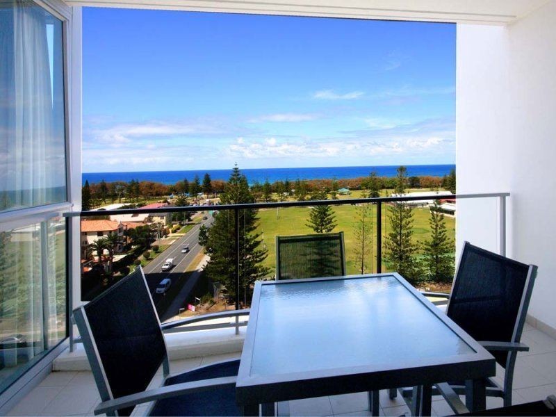 25 Surf Parade, Broadbeach QLD 4218