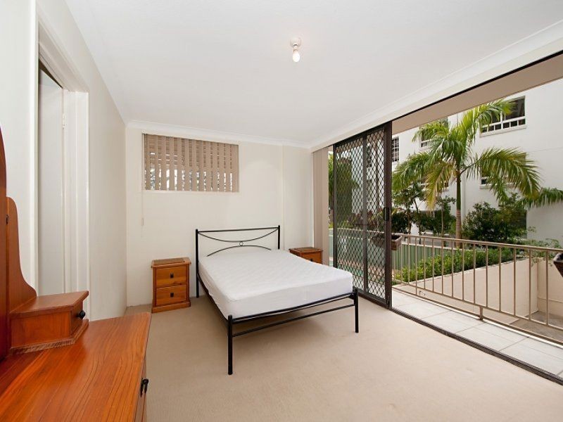 4/5 Queensland Ave, Broadbeach QLD 4218