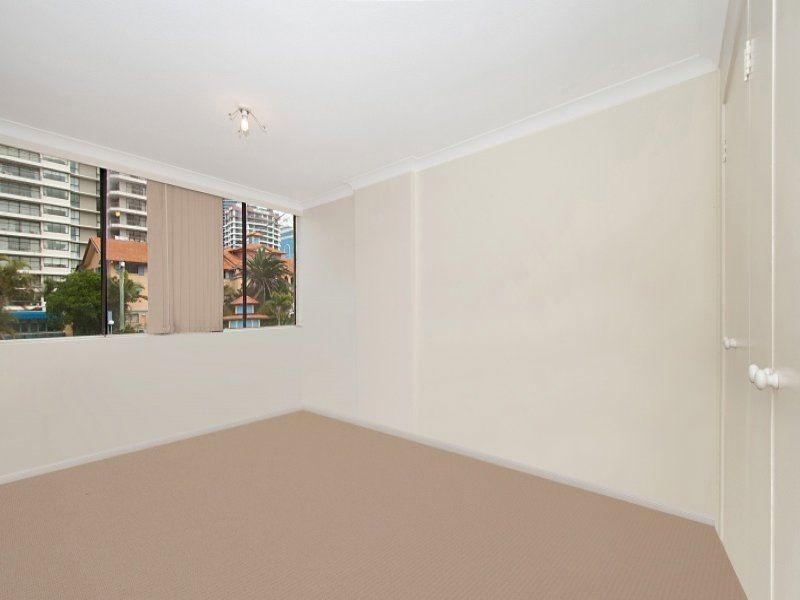 4/5 Queensland Ave, Broadbeach QLD 4218