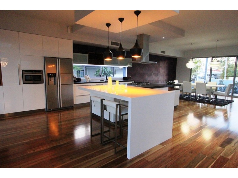 11 Cristobel Court, Broadbeach Waters QLD 4218