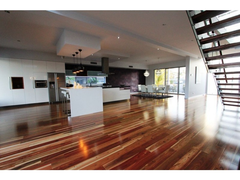 11 Cristobel Court, Broadbeach Waters QLD 4218
