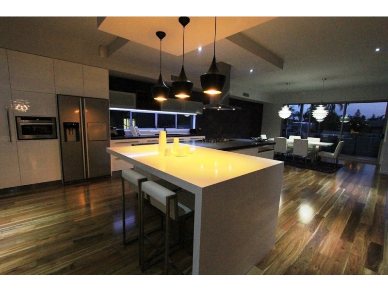 11 Cristobel Court, Broadbeach Waters QLD 4218