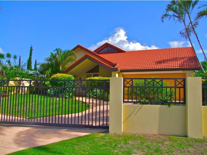 44 Santa Cruz Boulevard, Clear Island Waters QLD 4226