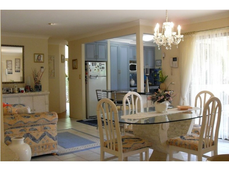 44 Santa Cruz Boulevard, Clear Island Waters QLD 4226