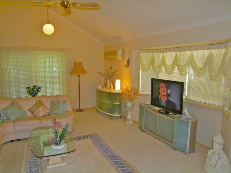 44 Santa Cruz Boulevard, Clear Island Waters QLD 4226