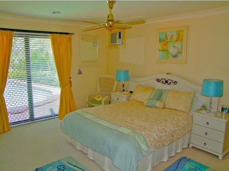 44 Santa Cruz Boulevard, Clear Island Waters QLD 4226