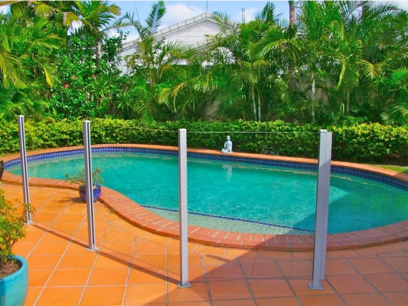 44 Santa Cruz Boulevard, Clear Island Waters QLD 4226