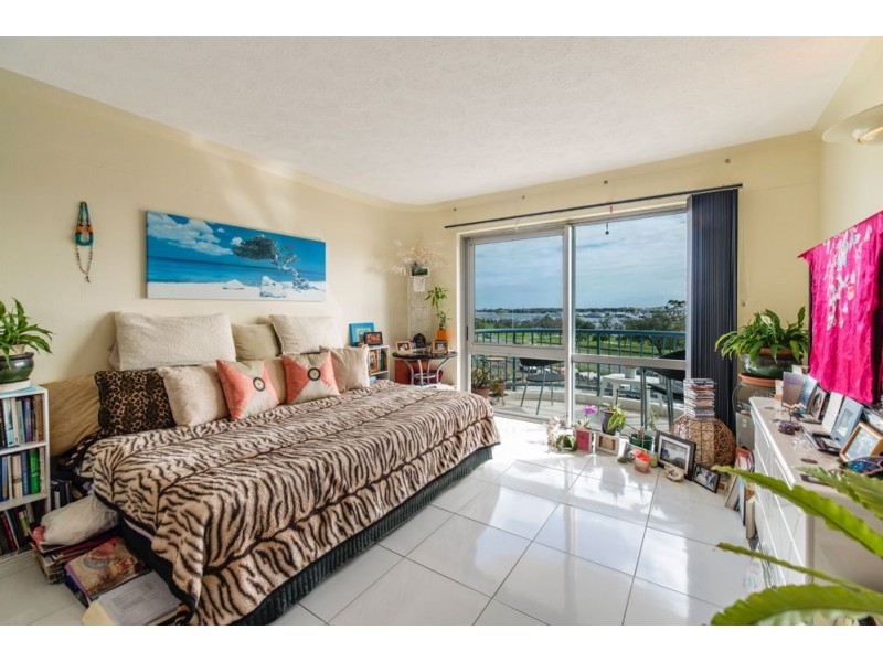 2 Barney Street, Southport QLD 4215