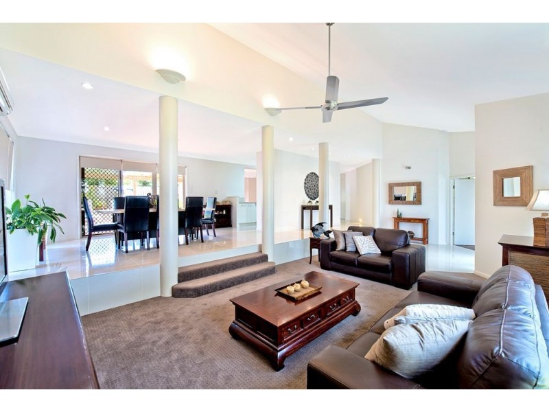 18 Kensington Street, Robina QLD 4226