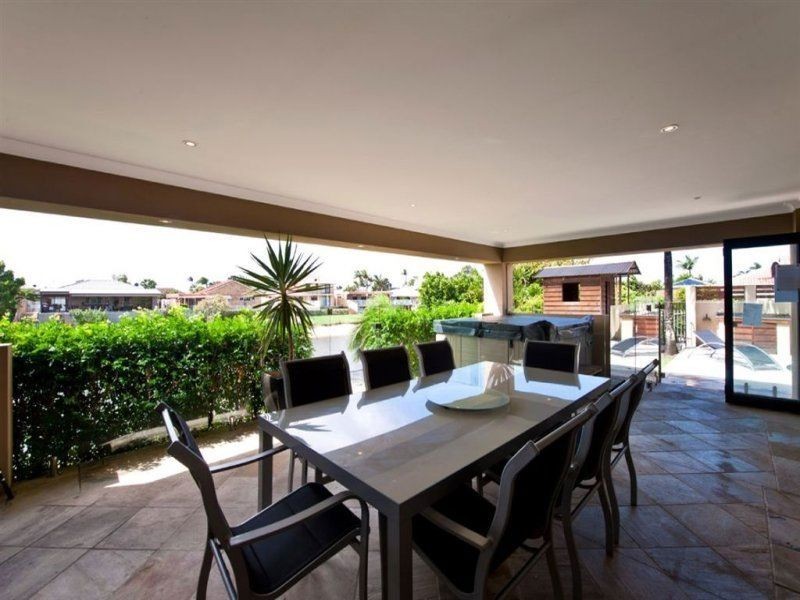 11 Cypress Drive West, Broadbeach Waters QLD 4218