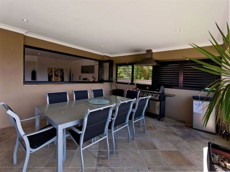 11 Cypress Drive West, Broadbeach Waters QLD 4218