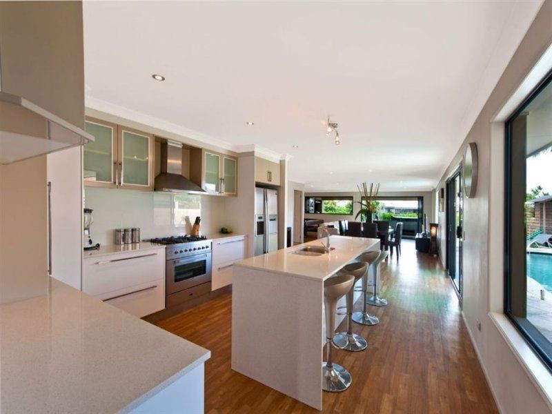 11 Cypress Drive West, Broadbeach Waters QLD 4218