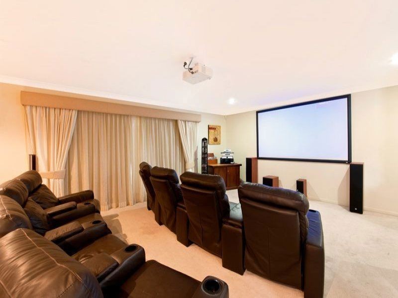 61 River Crescent, Broadbeach Waters QLD 4218