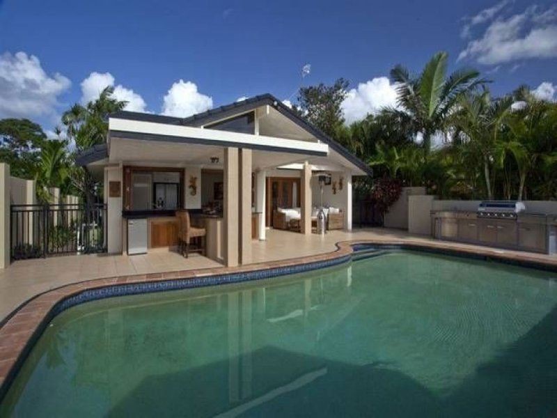61 River Crescent, Broadbeach Waters QLD 4218