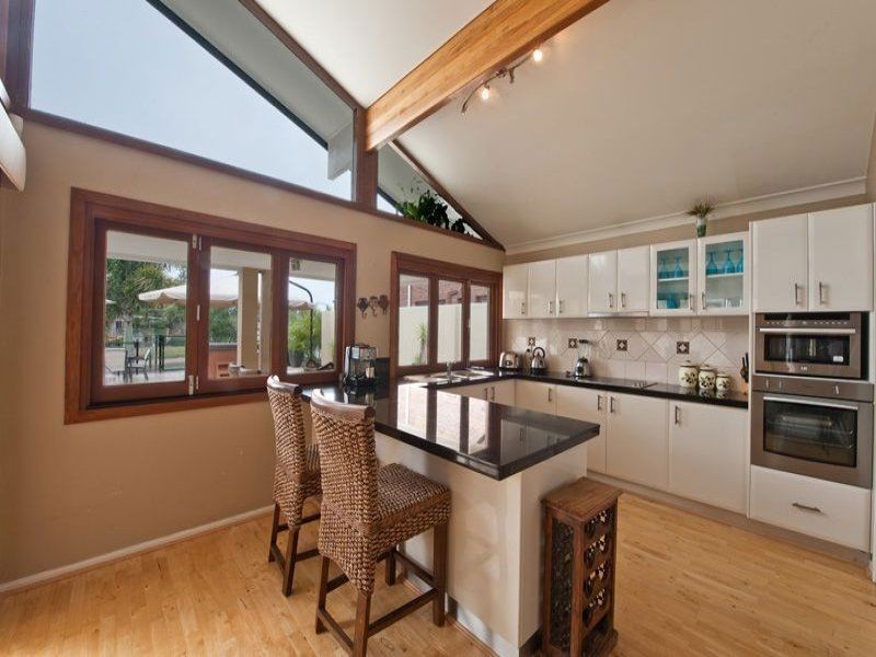 61 River Crescent, Broadbeach Waters QLD 4218