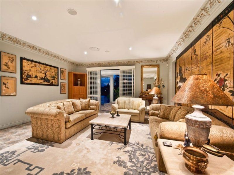 9 Ipsley Drive, Broadbeach Waters QLD 4218